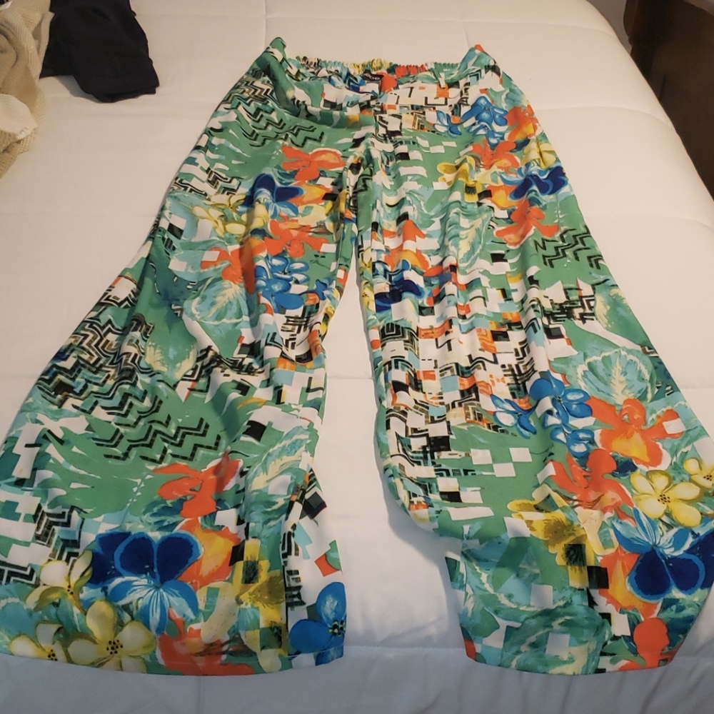 Bebe wide leg bottoms